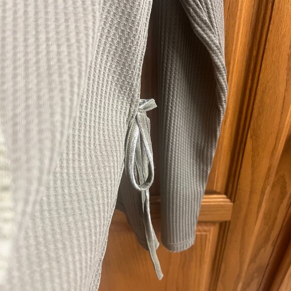 Hem and Thread LS Top, Olive w/White, Size M, NWT - Picture 6 of 9